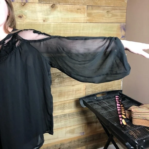 Hayden, Lace accented top,NWT - Picture 8 of 11